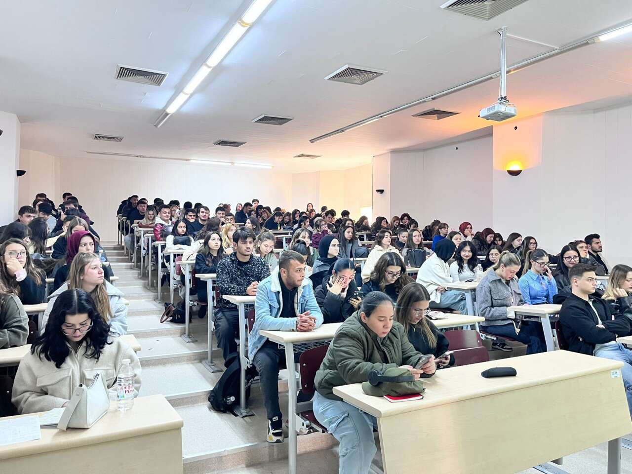 Hilton Yöneticileri Muğla MYO’da Öğrencilerle Buluştu: Turizmin Geleceği Masaya Yatırıldı 2